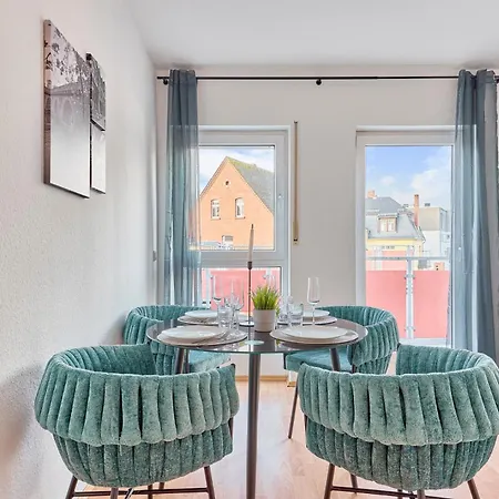 Traumferienwohnung Domblick 2 I Altstadtnaehe & Zentral I Balkon An Beiden Schlafzimmern I Vorteil Ab 5 Naechten Apartamento